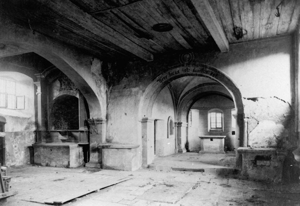 Alt St. Martin, Blick ins Innere; Zustand vor der Renovierung im Jahre 1913